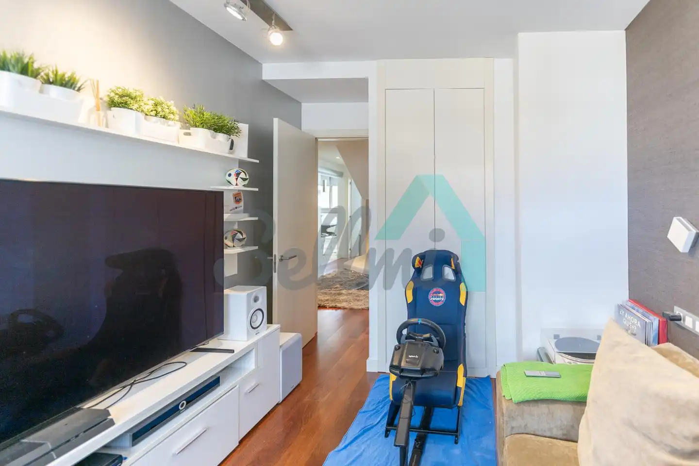Wohnzimmer von Maisonette zum Verkauf in Oviedo  mit Heizung, Terrasse und Abstellraum