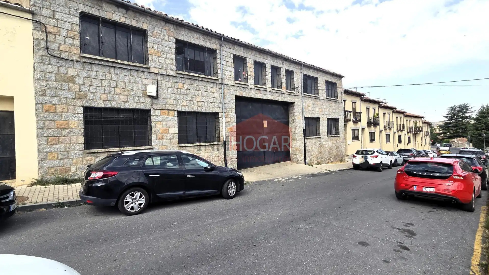 Vista exterior de Nau industrial en venda en Ávila