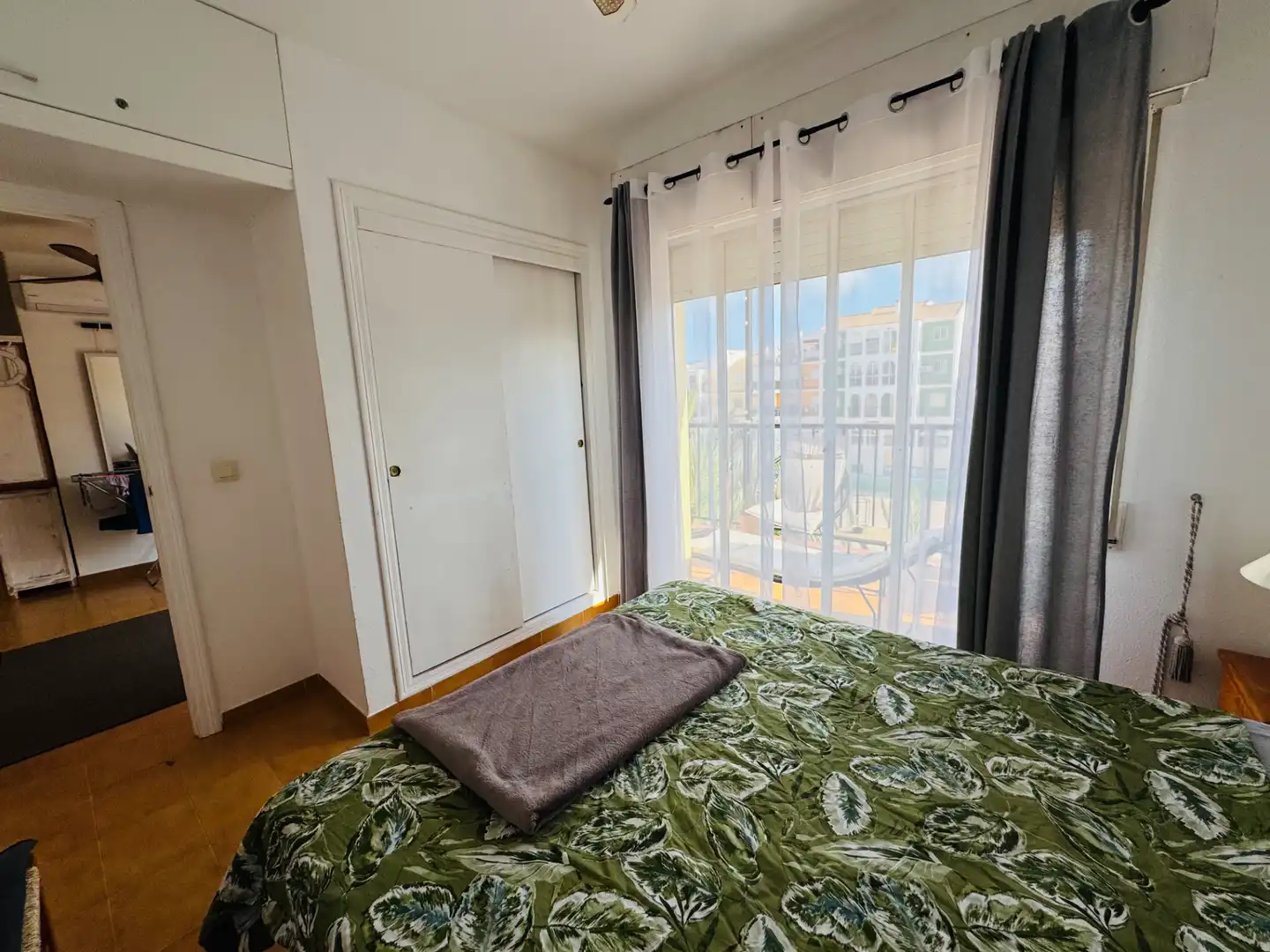 Habitación de Apartamento en venta en Torrevieja con Aire acondicionado, Calefacción y Terraza
