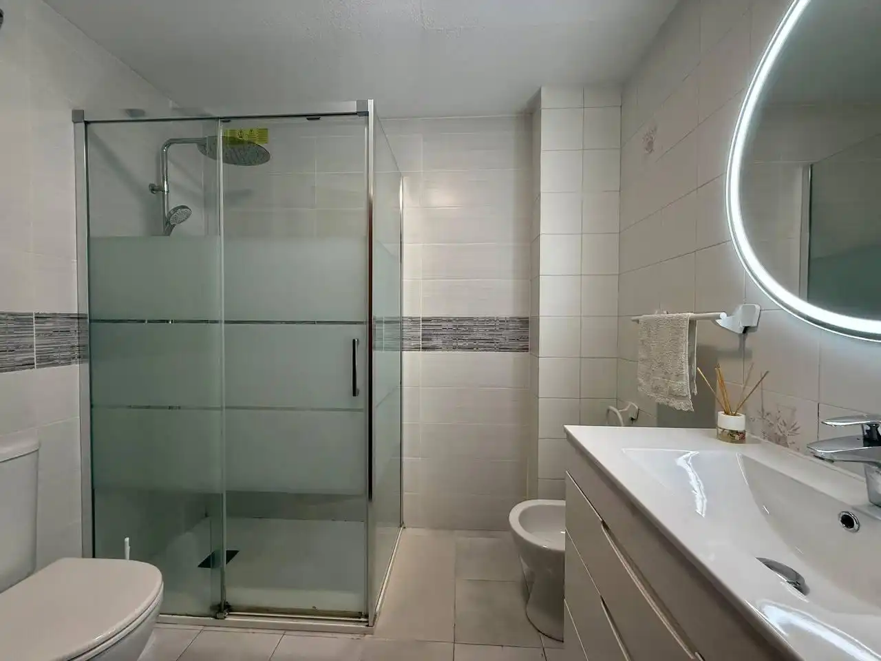 Baño de Apartamento en venta en Torrevieja con Calefacción
