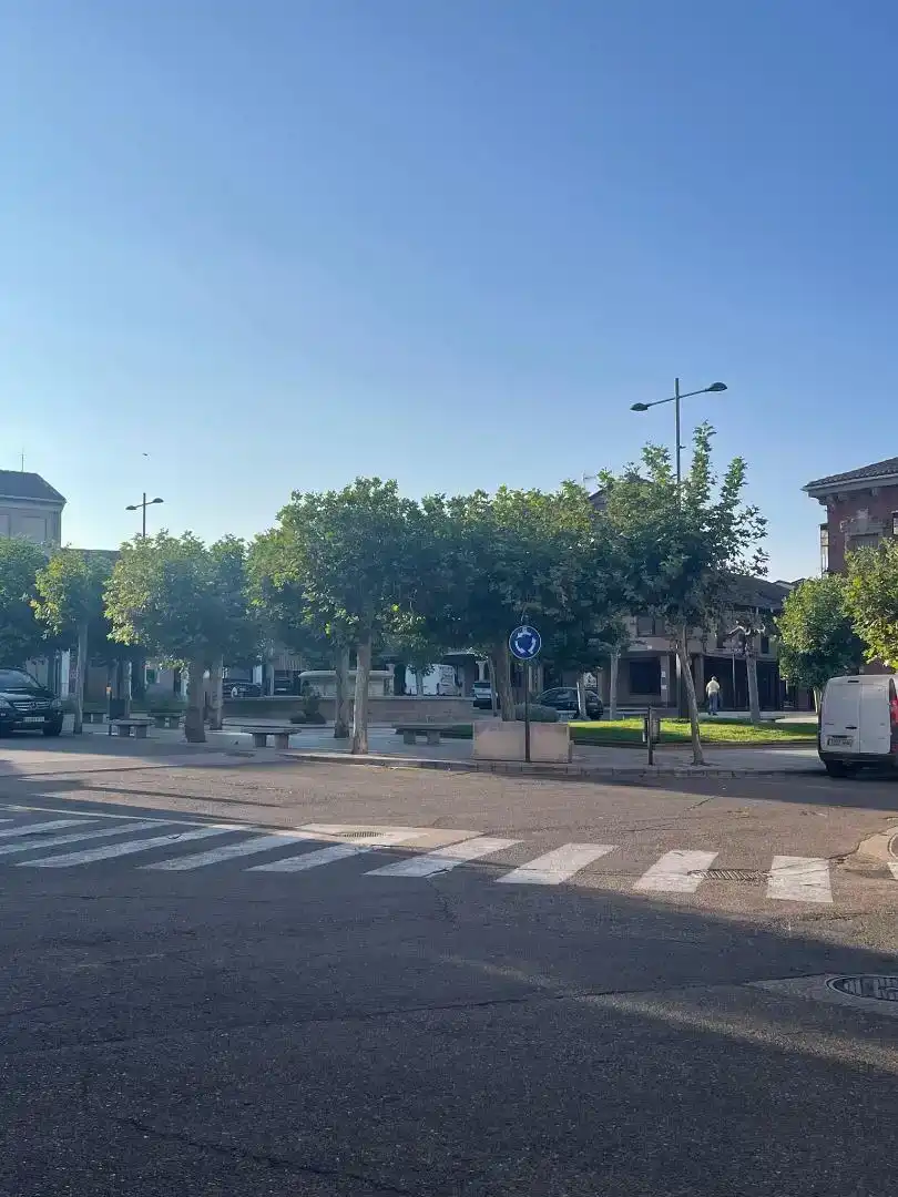 Vista exterior de Local en venda en Villada amb Aire condicionat