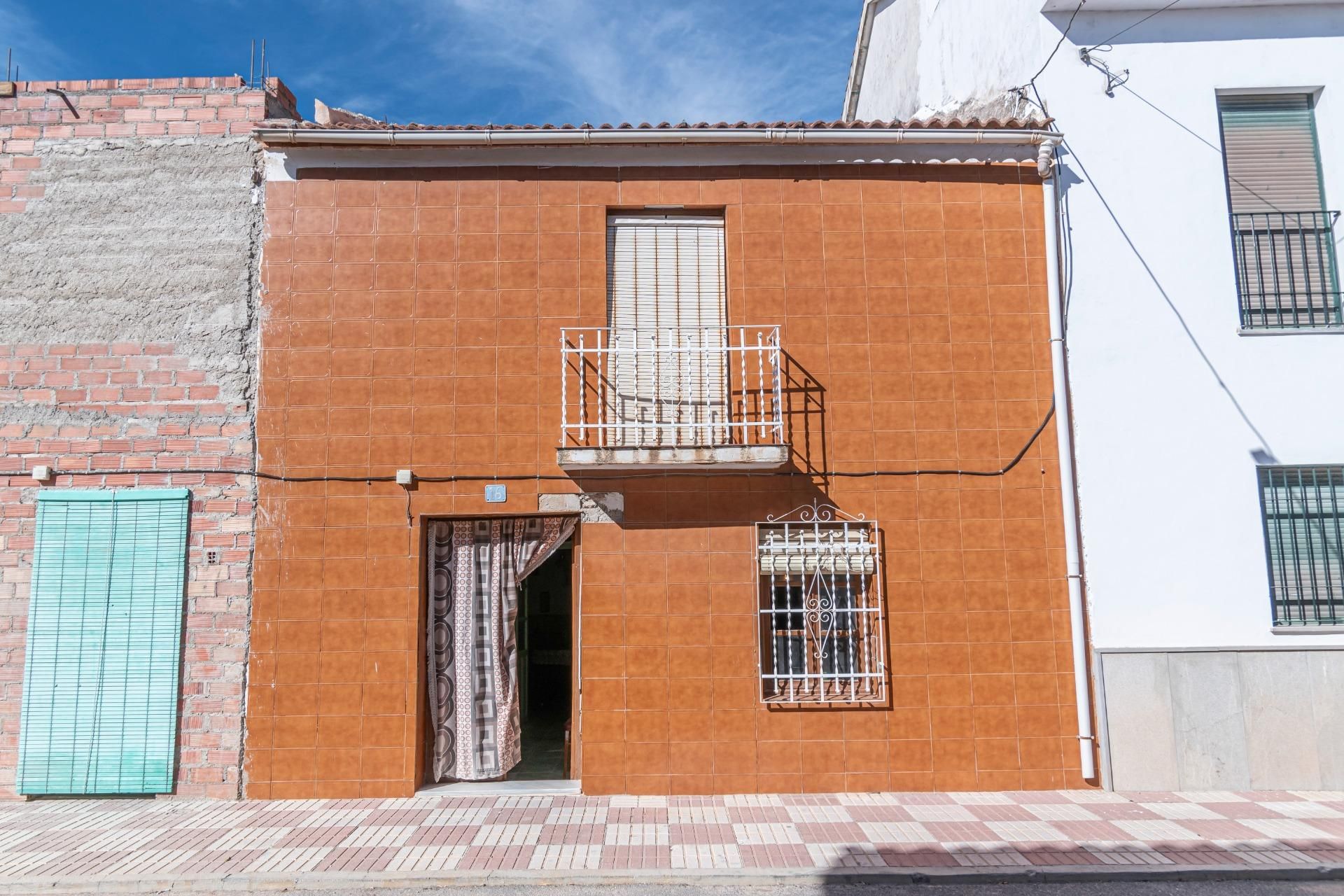 Exterior view of House or chalet for sale in Chimeneas