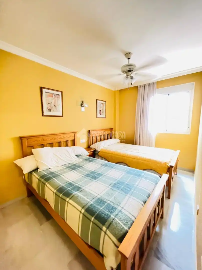 Bedroom of Flat for sale in Fuengirola  with Balcony