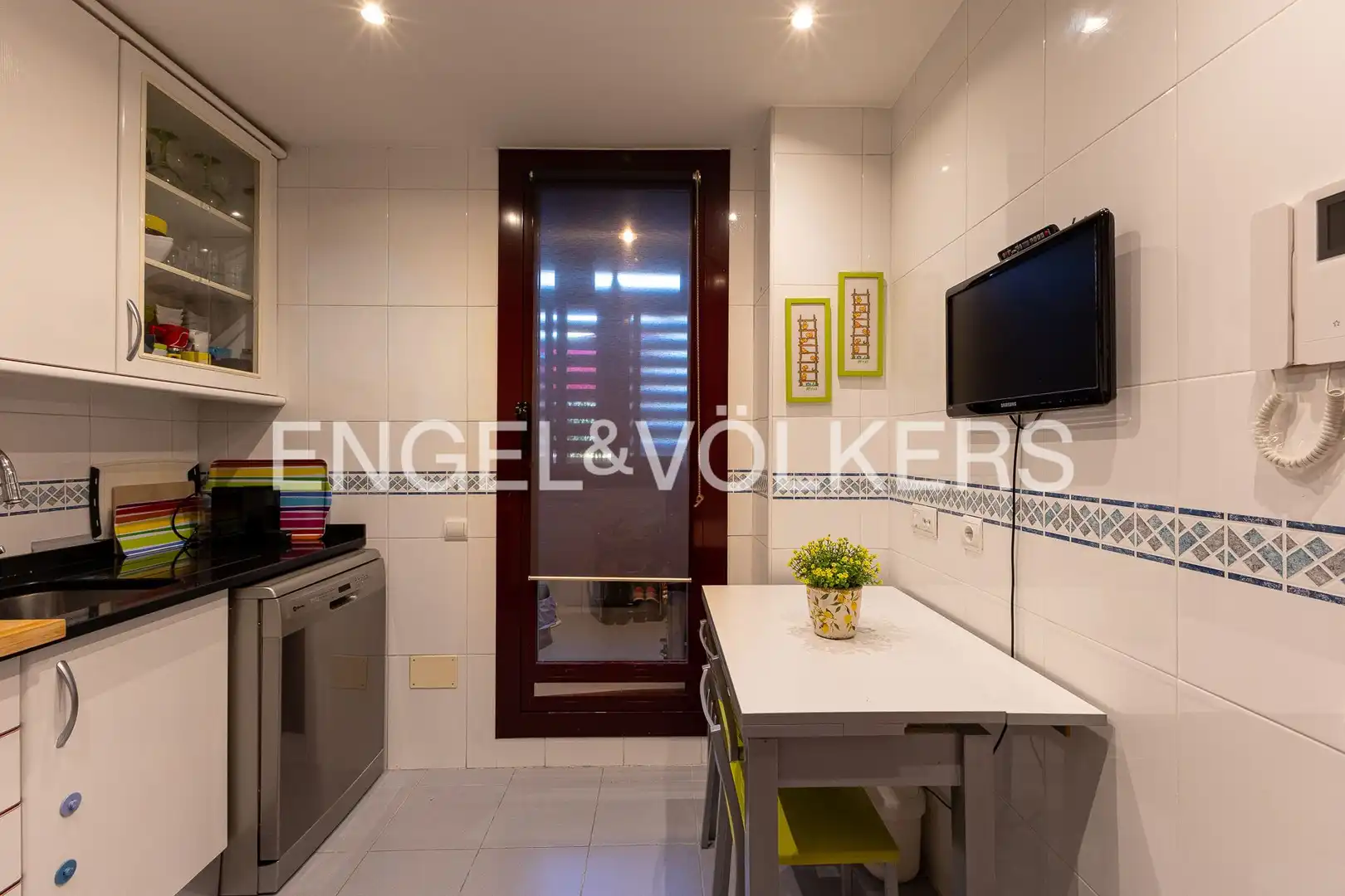 Cocina de Dúplex en venta en Majadahonda con Aire acondicionado, Calefacción y Jardín privado