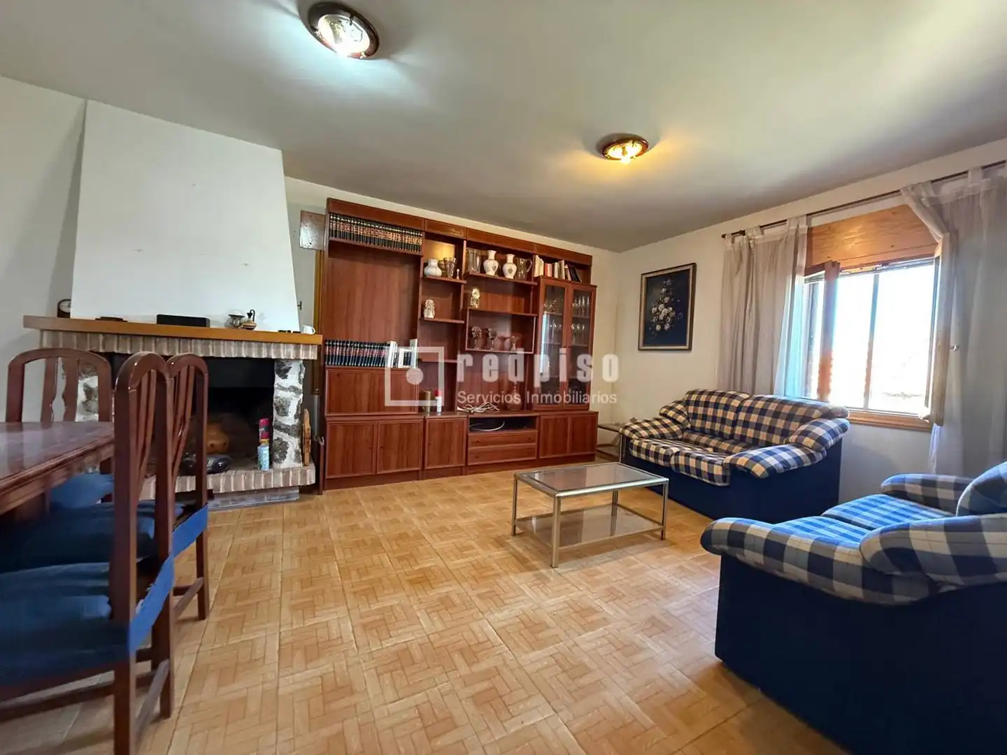 Sala d'estar de Casa o xalet en venda en Navas de Riofrío amb Calefacció, Jardí privat i Traster