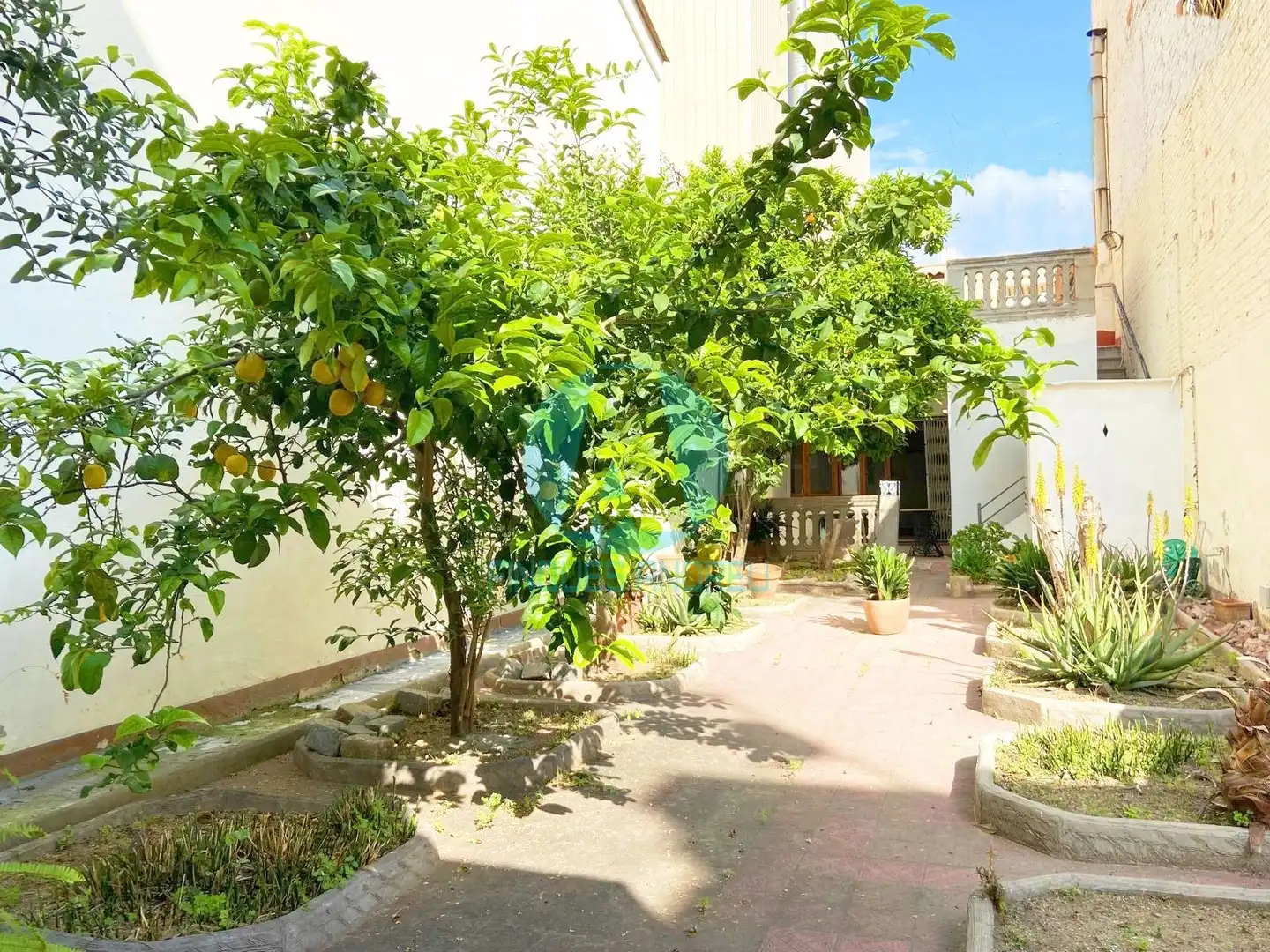 Garten von Einfamilien-Reihenhaus zum Verkauf in Mataró mit Privatgarten, Terrasse und Abstellraum