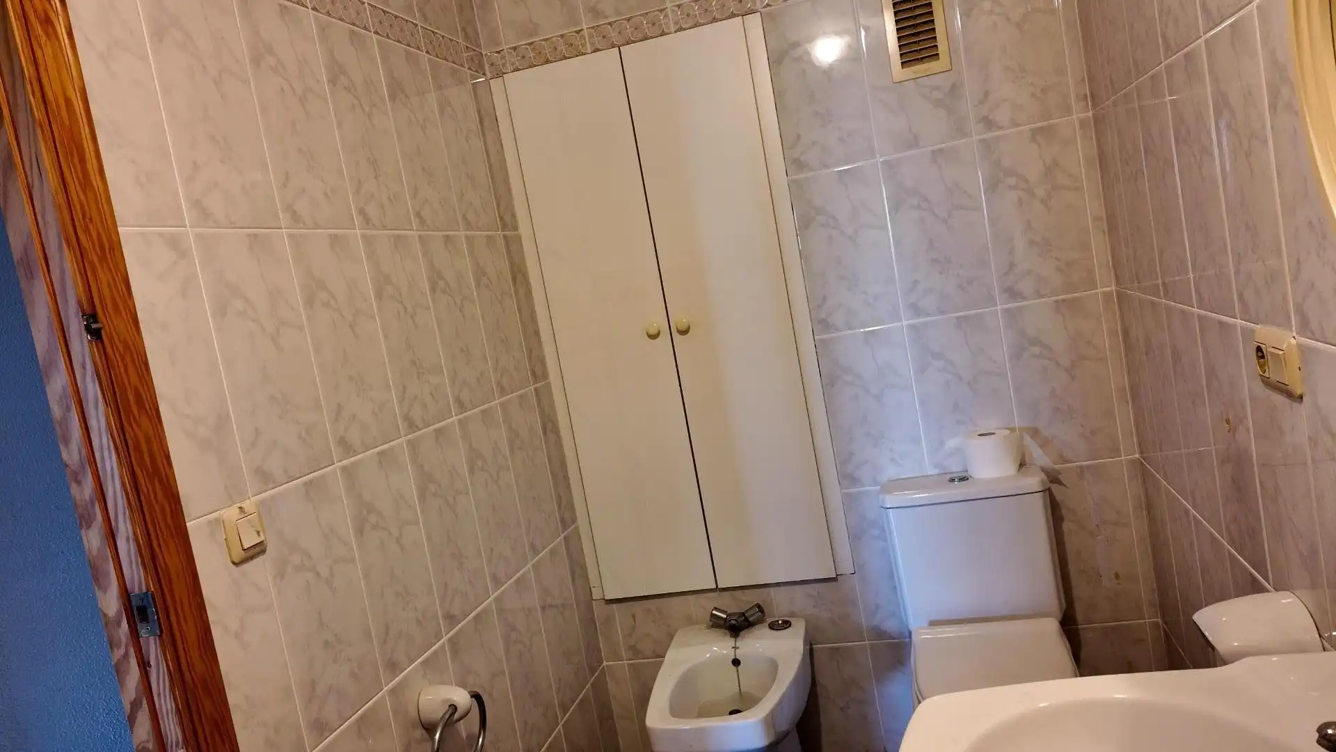 Bathroom of Flat for sale in Oliva