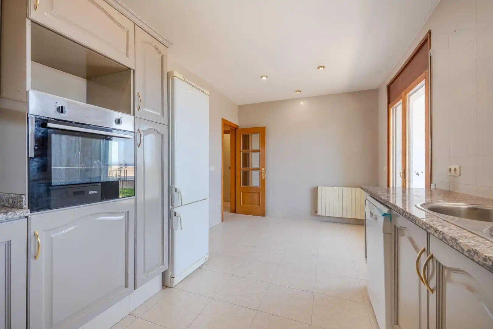 Kitchen of Houses for rent in Girona  with Air Conditioner, Heating and Private garden