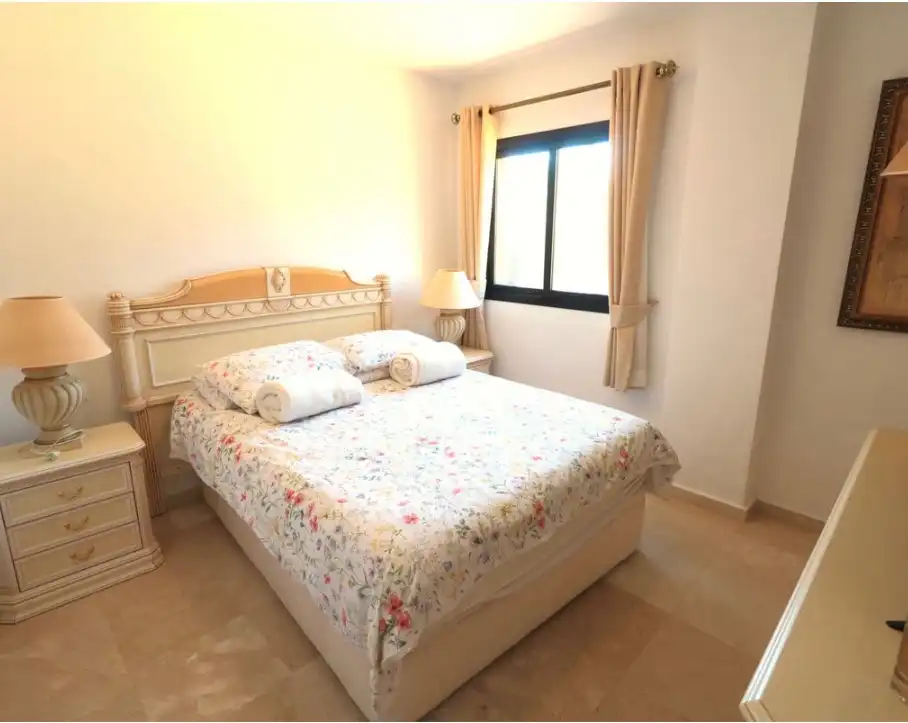 Flat with pool for sale in Selwo, imagen 18