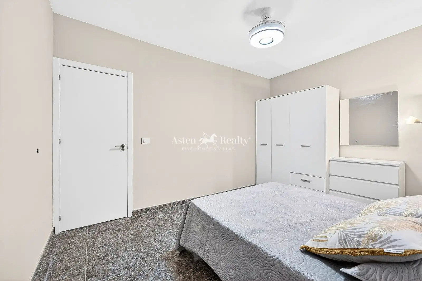 Habitación de Piso en venta en Arona con Amueblado, Horno y Lavadora