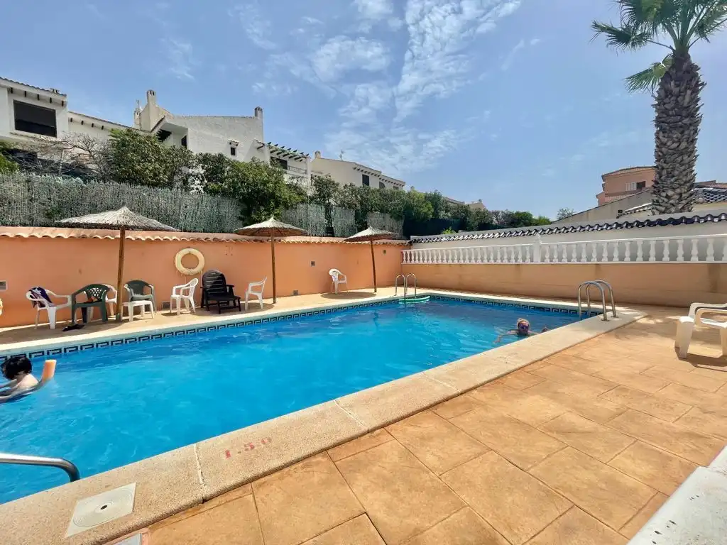 Casa con piscina in vendita a Calle jalon, imagen 2