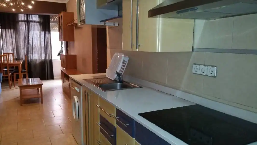 Cuina de Pis en venda en Alicante / Alacant amb Moblat i Balcó