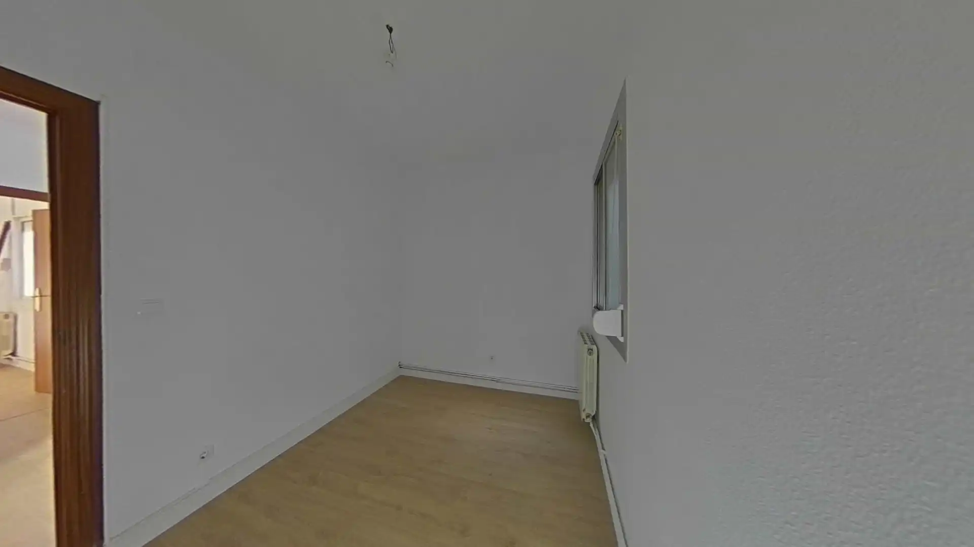 Habitación de Piso en venta en L'Hospitalet de Llobregat con Parquet y Balcón