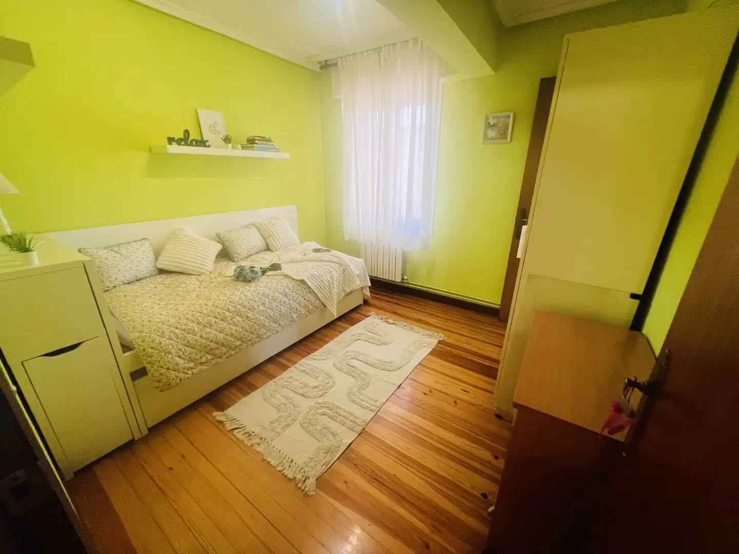 Habitación de Piso en venta en Voto con Calefacción, Terraza y Trastero