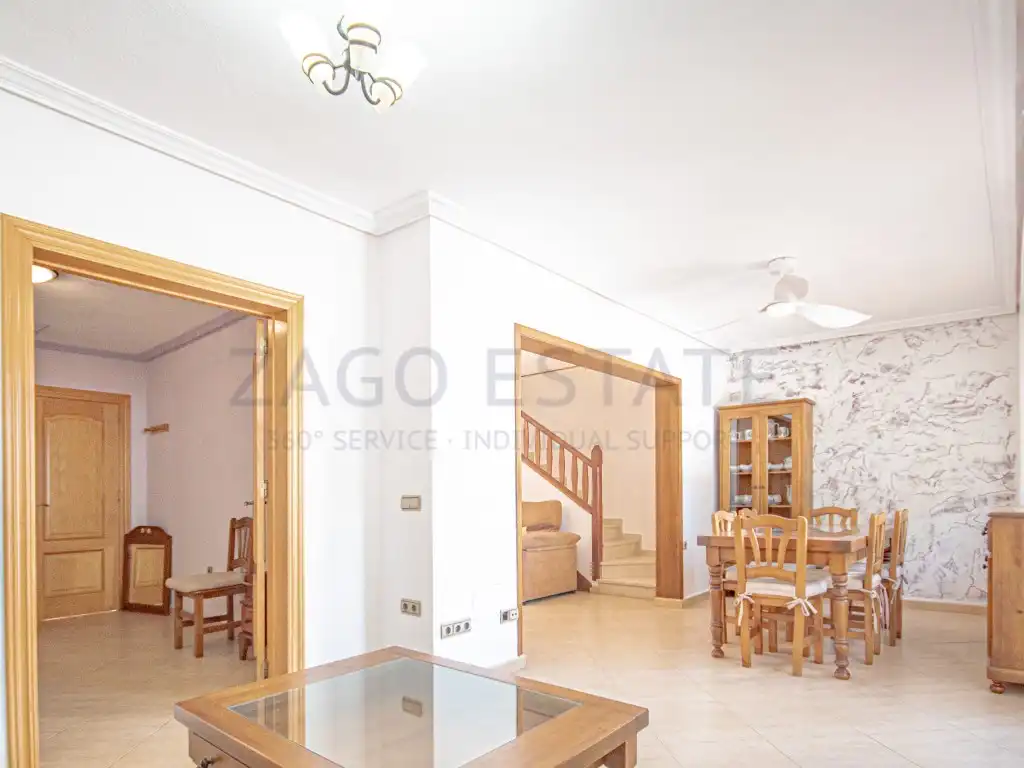 Casa adosada en venta en La Nucia con Jardín privado, Amueblado y Horno