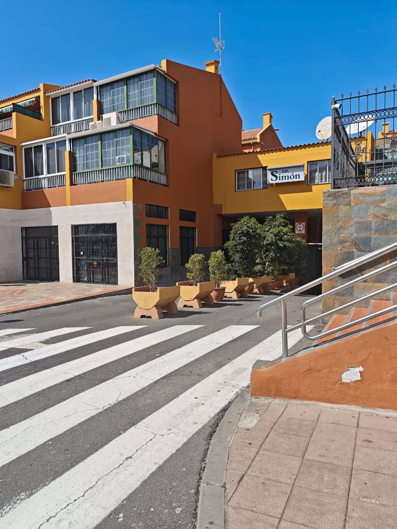 Exterior view of Garage for sale in Arona