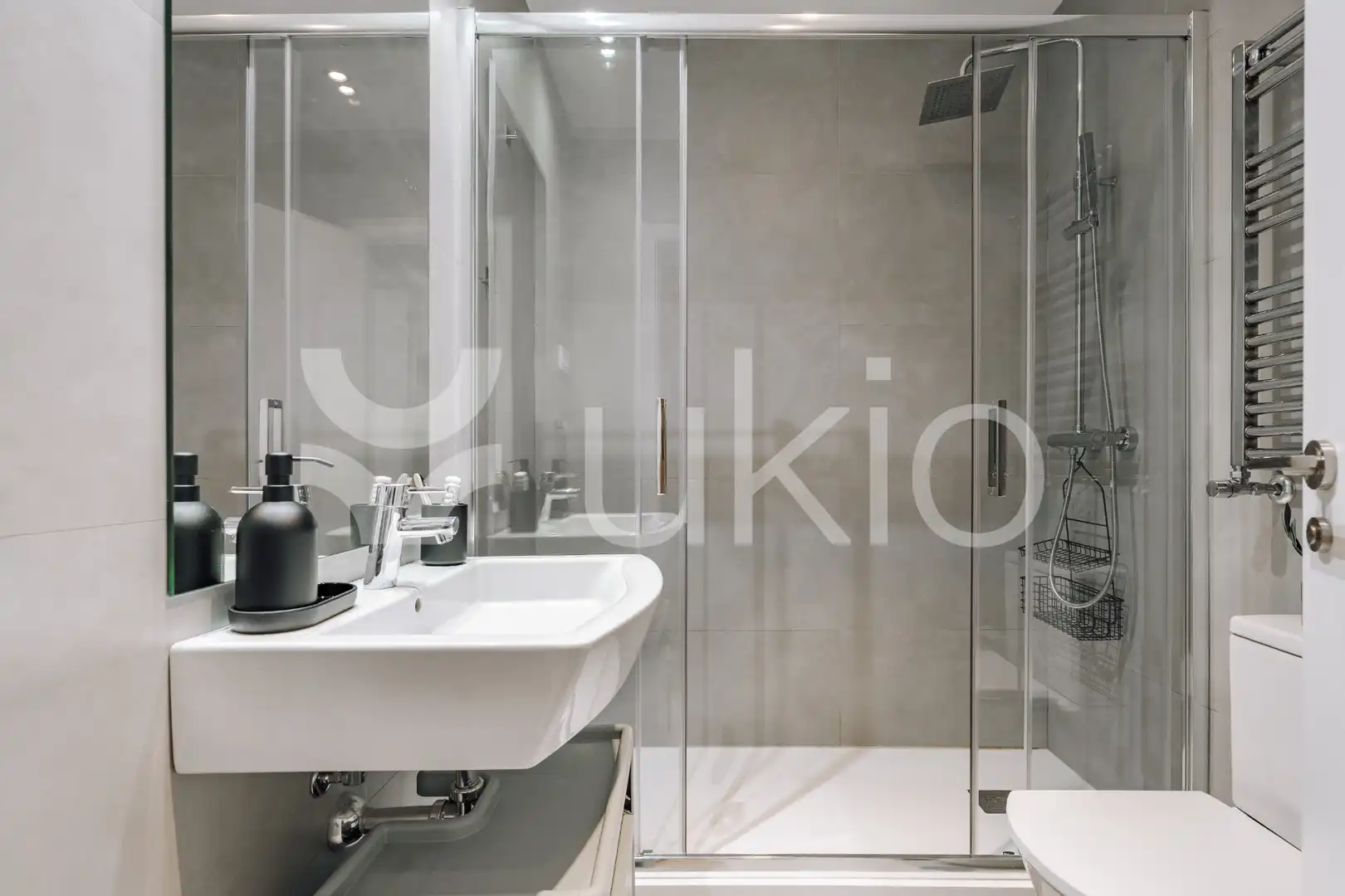 Baño de Apartamento de alquiler en Madrid con Aire acondicionado, Calefacción y Amueblado