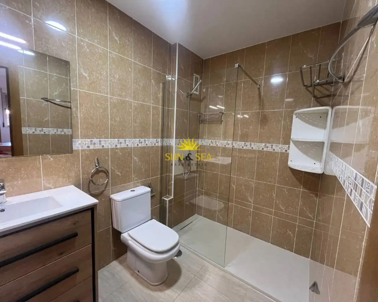 Baño de Apartamento de alquiler en Alcantarilla con Aire acondicionado, Amueblado y Lavadora