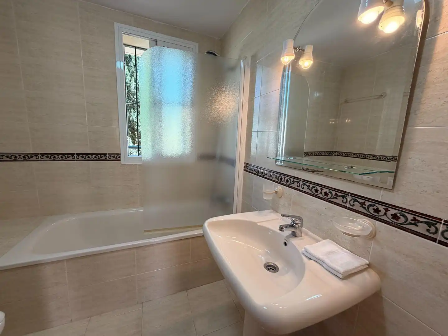 Bathroom of Flat for sale in Benalmádena  with Private garden, Terrace and Community pool