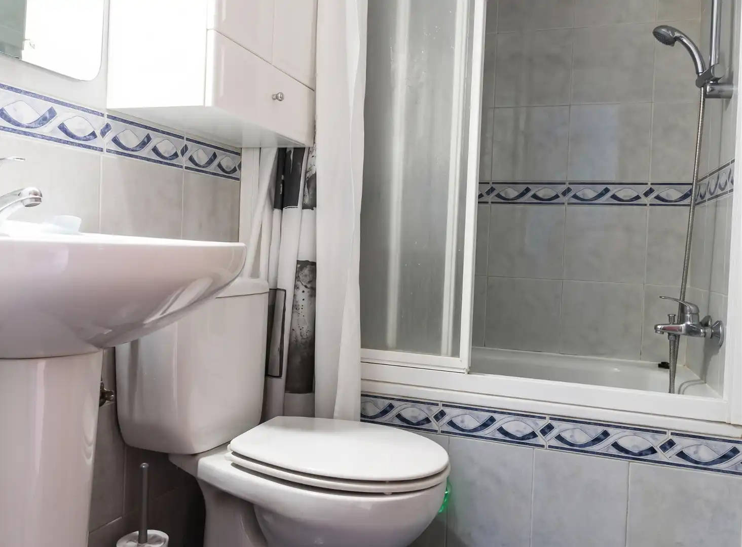 Bany de Pis en venda en Barcelona amb Calefacció, Forn i Balcó
