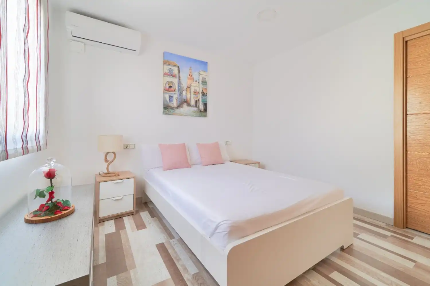 Habitación de Ático de alquiler en Málaga con Aire acondicionado, Amueblado y Lavadora