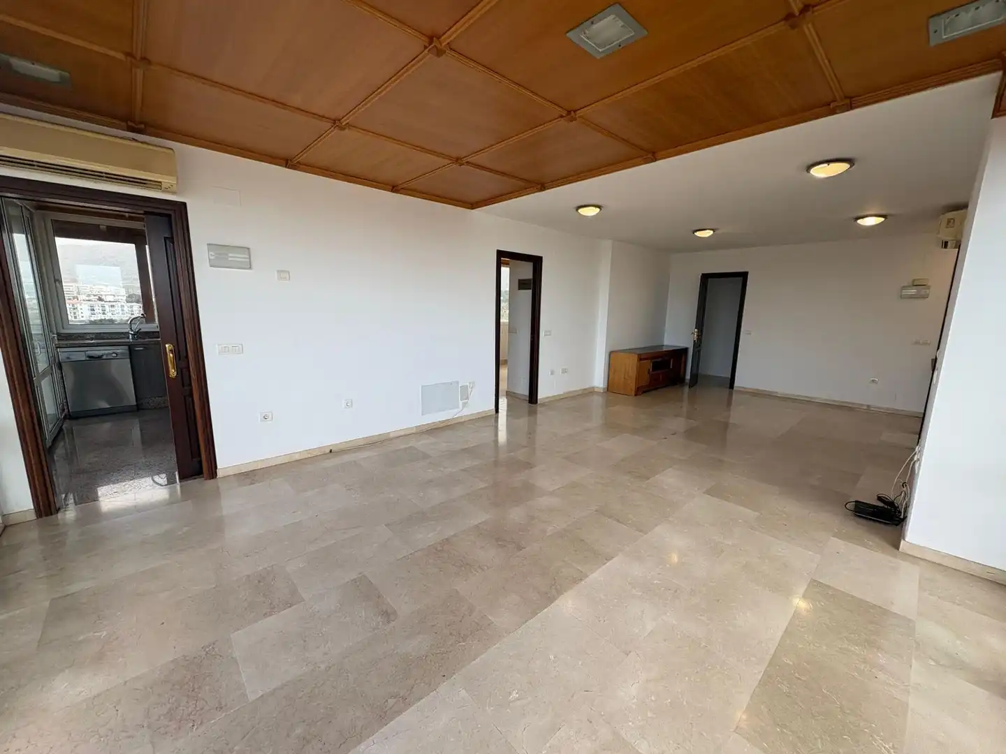 Sala de estar de Ático de alquiler en Torremolinos con Aire acondicionado, Calefacción y Jardín privado