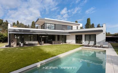 Vista exterior de Casa o xalet en venda en Cabrera de Mar amb Calefacció, Jardí privat i Terrassa