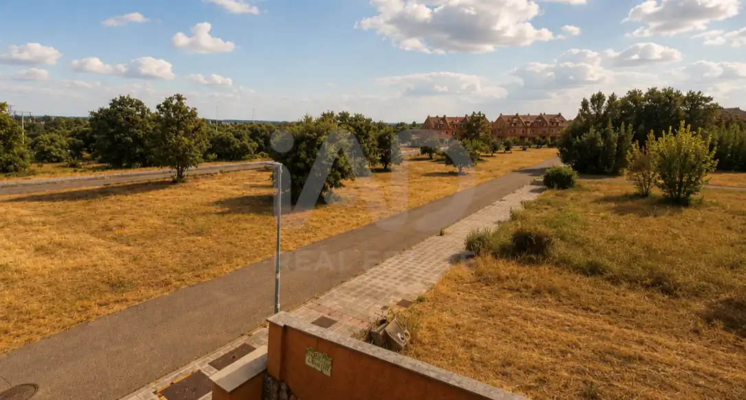 Casa adosada en venda en Valverde de la Virgen amb Calefacció