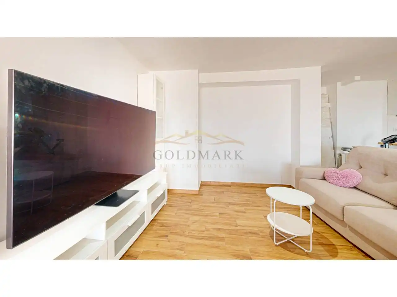 Sala d'estar de Casa o xalet en venda en Corbera de Llobregat amb Aire condicionat, Jardí privat i Terrassa