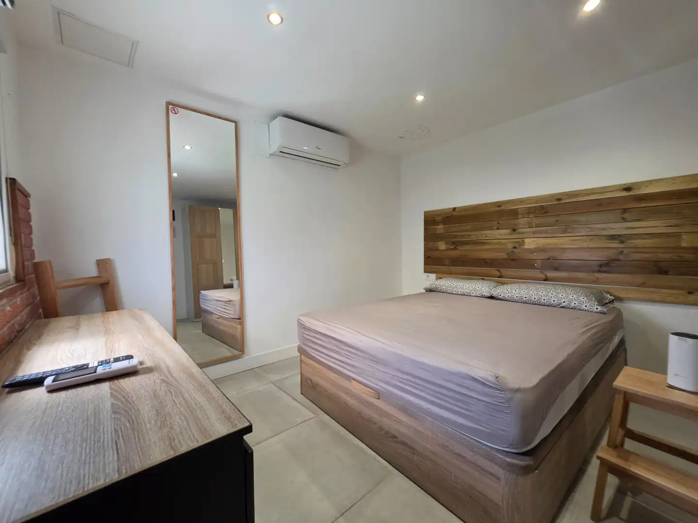 Habitación de Casa adosada en venta en Badalona con Aire acondicionado, Calefacción y Terraza