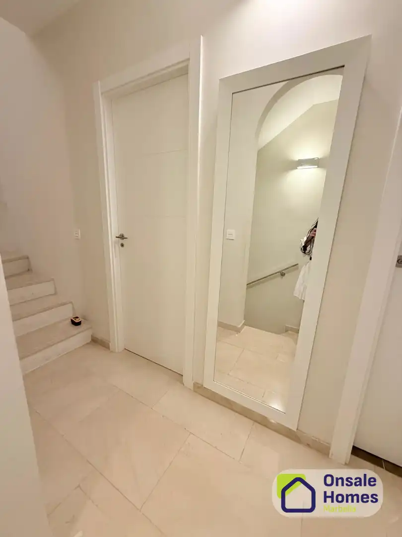 Casa adosada de alquiler con opción a compra en Marbella con Terraza, Amueblado y Piscina comunitaria