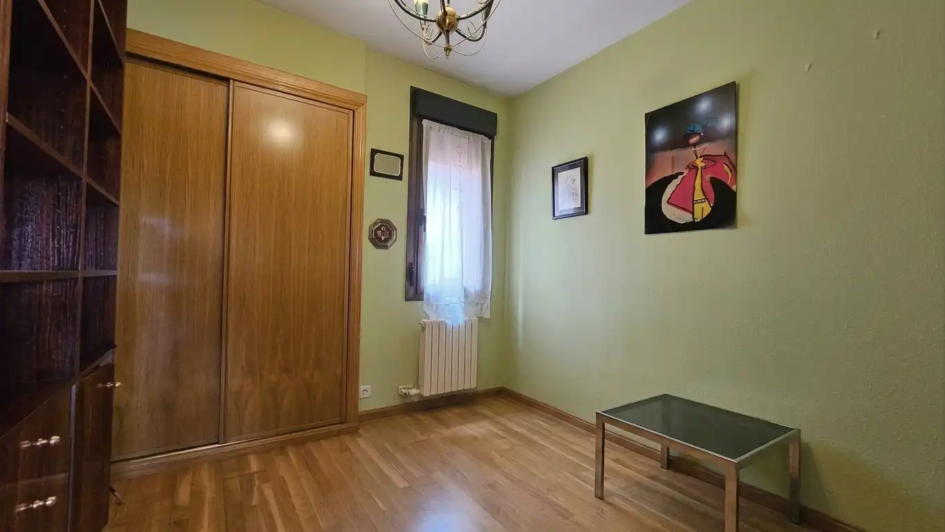 Habitación de Piso en venta en Zaragoza con Aire acondicionado, Calefacción y Terraza