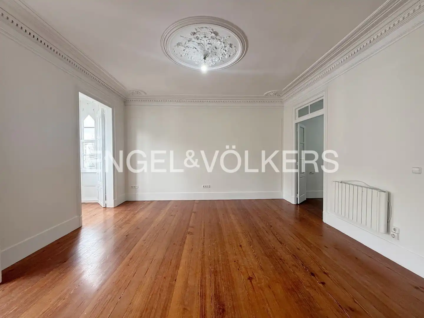 Comedor de Piso de alquiler en A Coruña Capital  con Calefacción, Parquet y Balcón