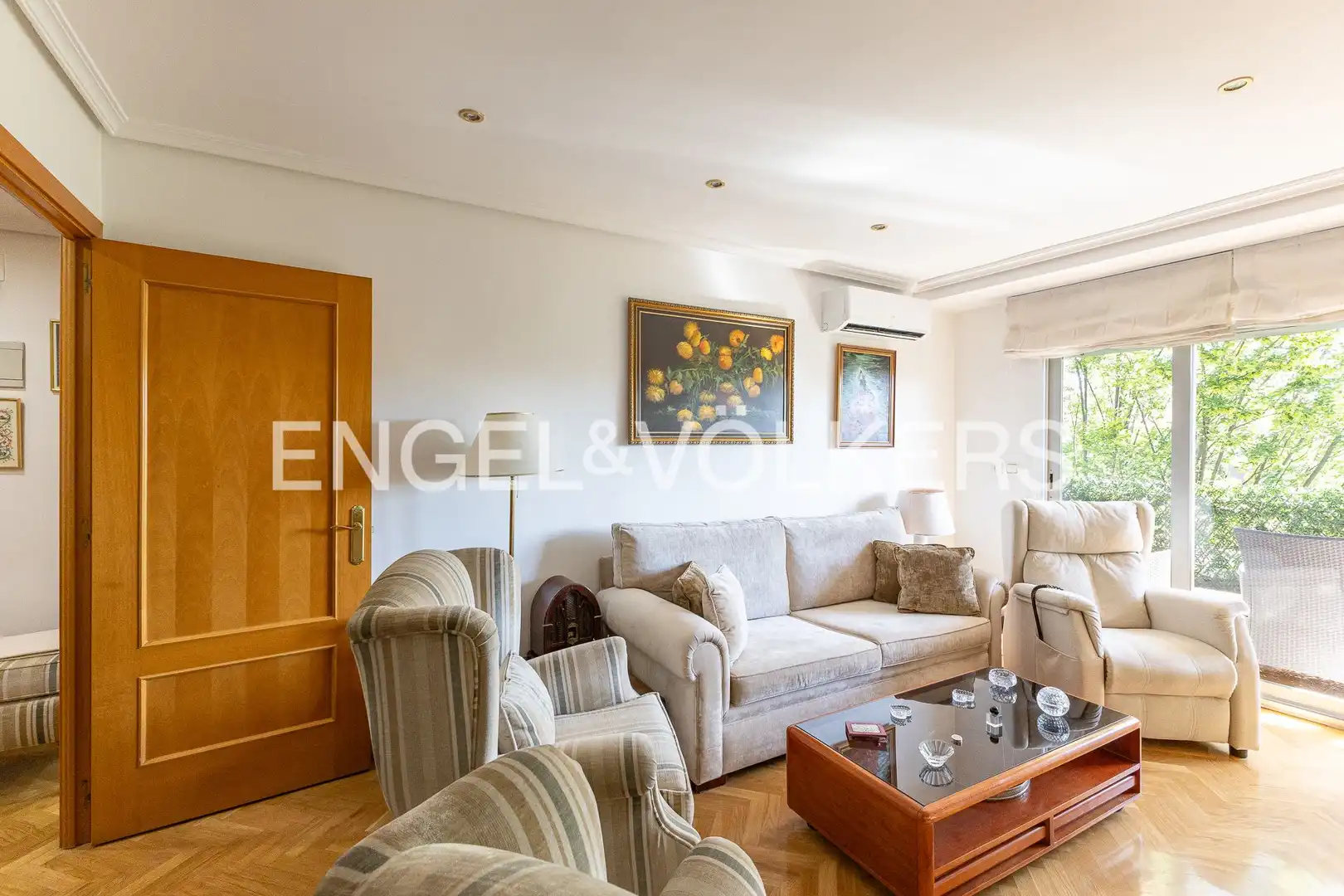 Living room of Attic for sale in Pozuelo de Alarcón  with Air Conditioner, Heating and Balcony