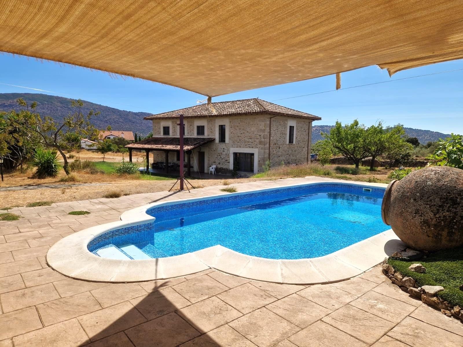 Swimming pool of House or chalet for sale in Oliva de Plasencia  with Air Conditioner, Heating and Private garden