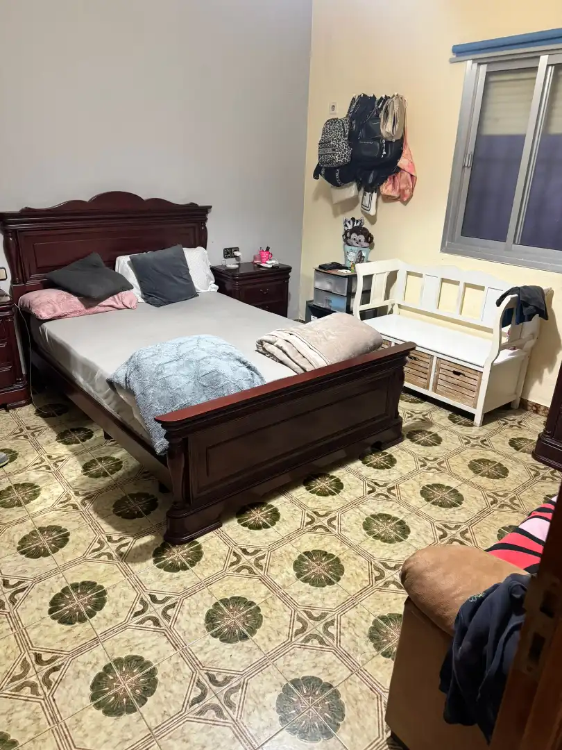 Habitación de Casa adosada en venta en Dos Hermanas con Aire acondicionado, Terraza y Amueblado