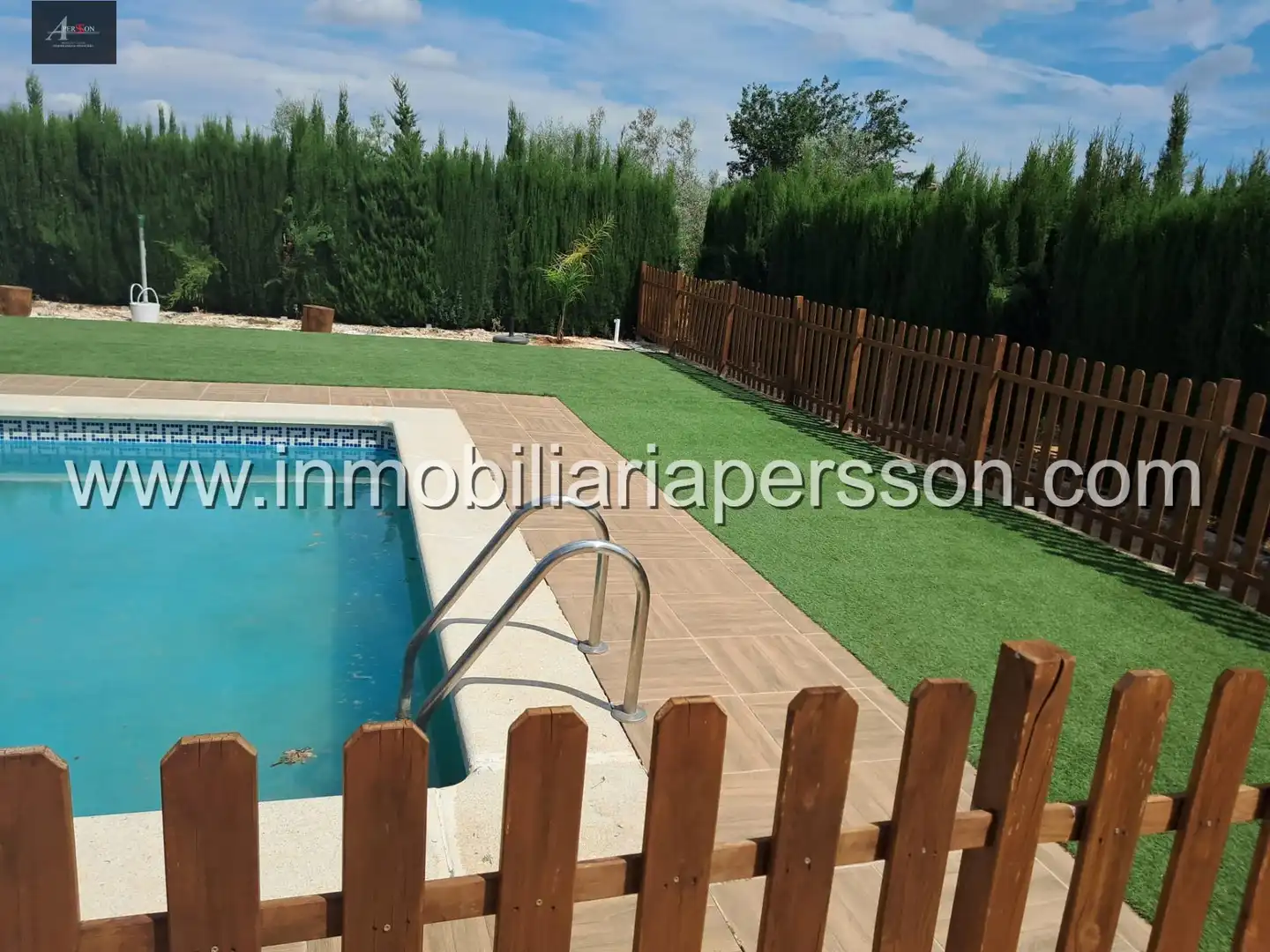 Jardí de Finca rústica en venda en Fuente Palmera amb Aire condicionat, Piscina i Moblat