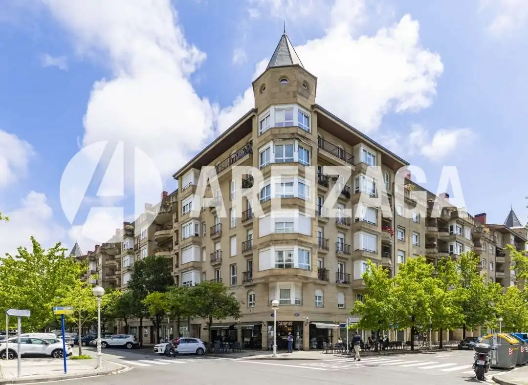 Exterior view of Flat for sale in Donostia - San Sebastián   with Heating, Terrace and Storage room