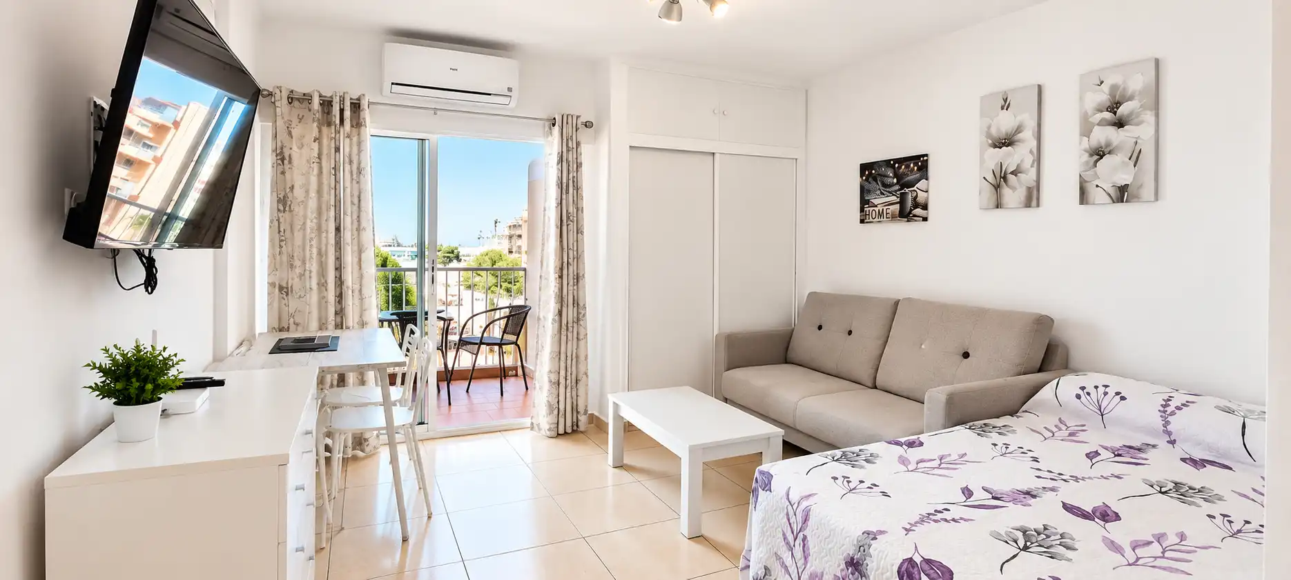 Balcony of Study for sale in Benalmádena  with Air Conditioner, Terrace and Furnished