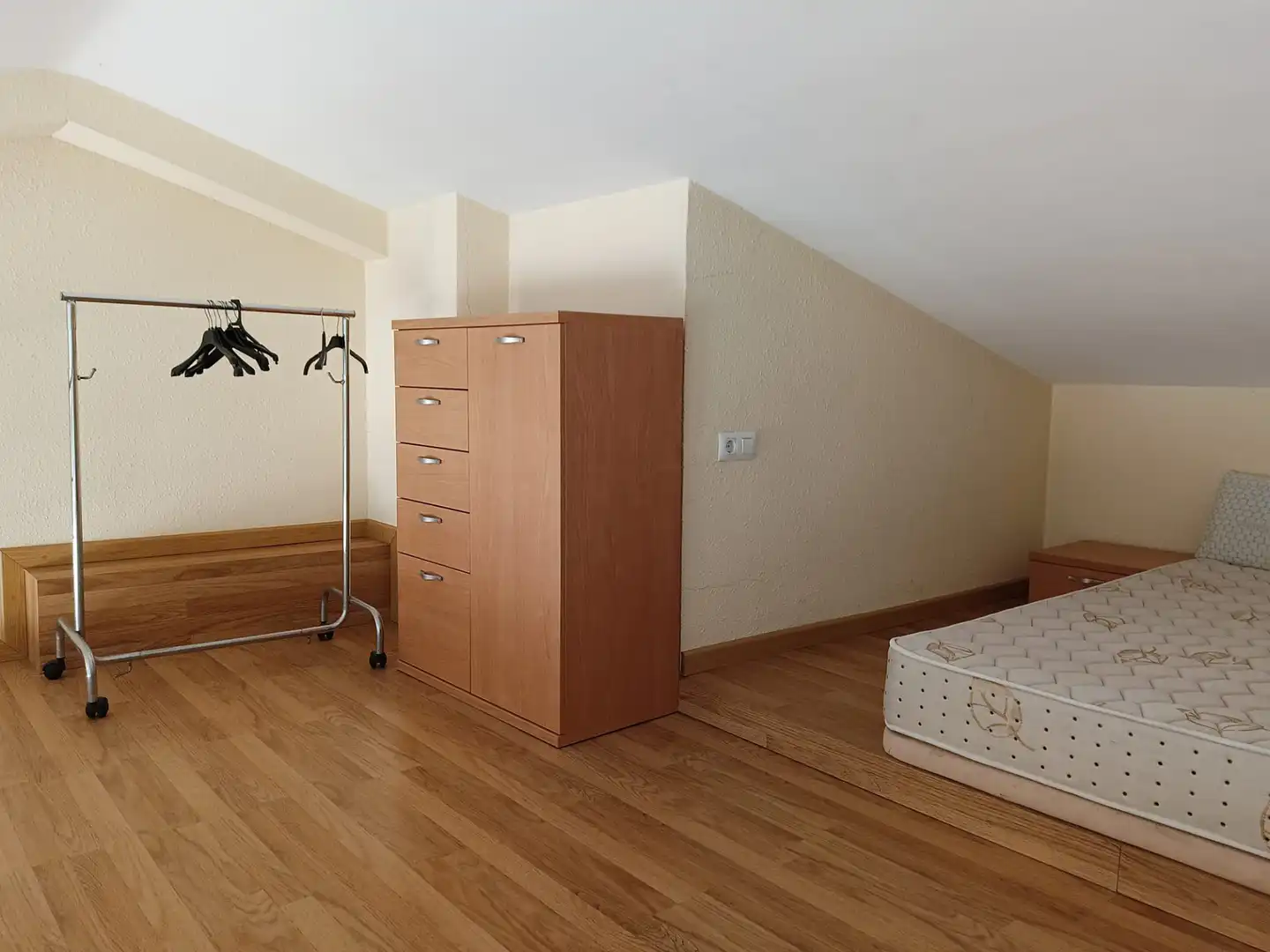 Habitación de Ático de alquiler en Blanes con Terraza, Amueblado y Lavadora