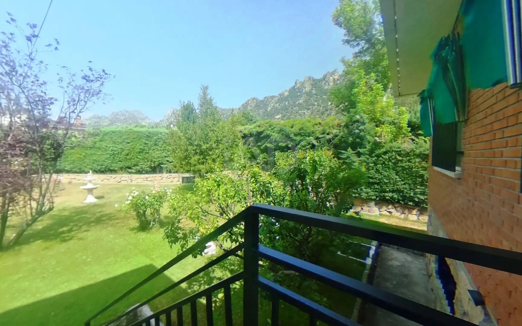 Jardí de Casa o xalet en venda en La Cabrera amb Calefacció, Terrassa i Piscina