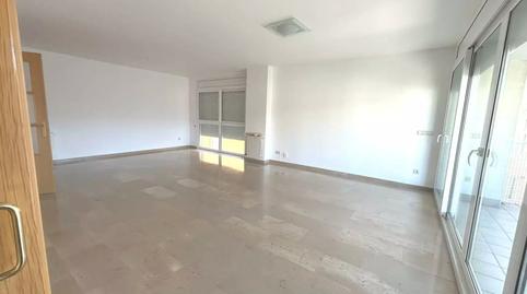 Photo 3 of Flat for rent in Emili Grahit, 6-8, Eixample Sud – Migdia, Girona Capital