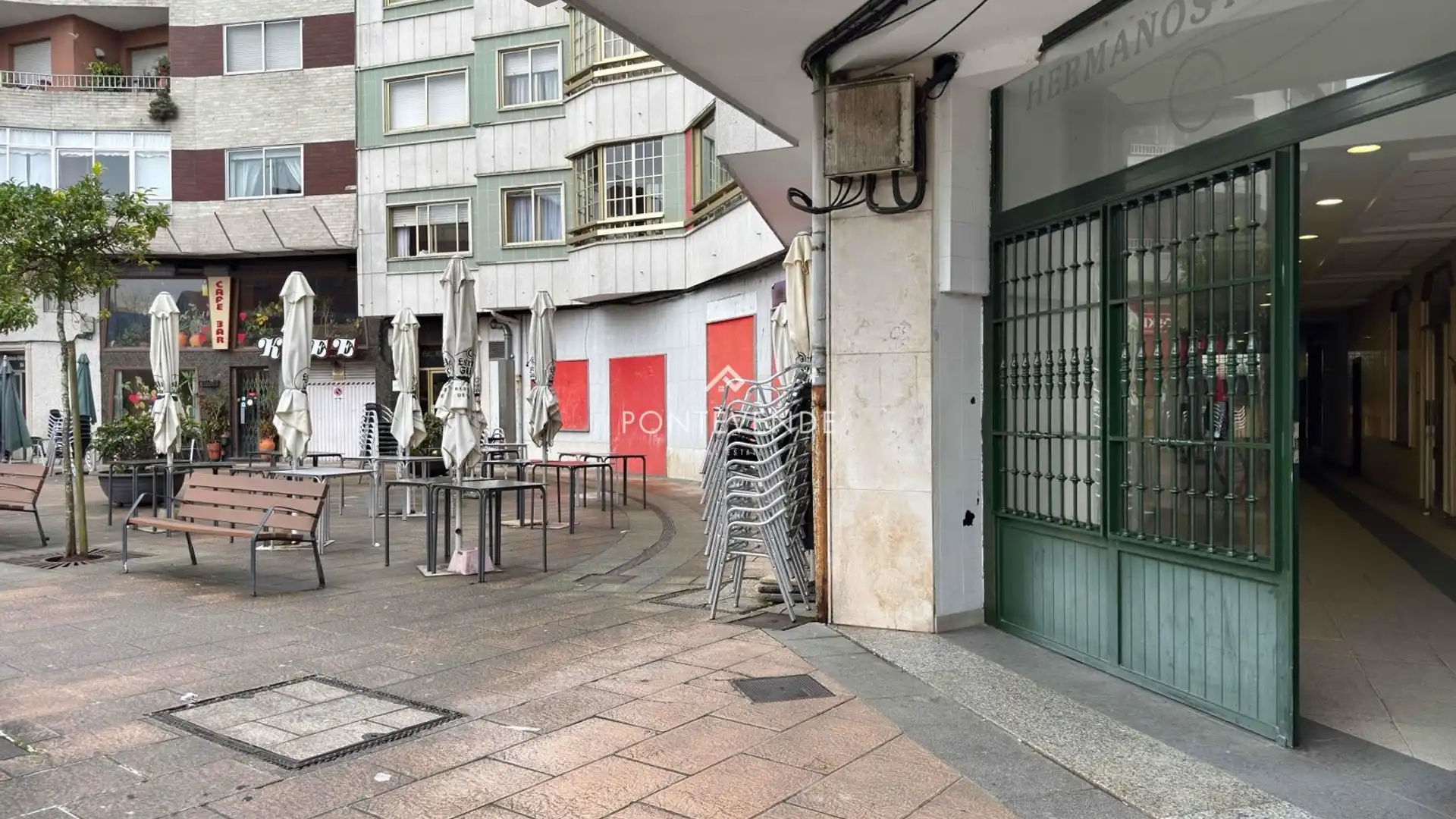 Vista exterior de Local en venta en Marín