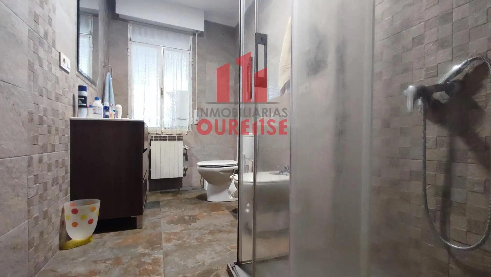 Bathroom of Houses for sale in Ourense Capital   with Private garden, Terrace and Storage room