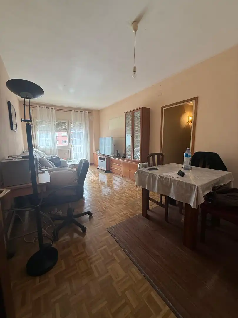 Habitación de Piso en venta en Barcelona con Balcón