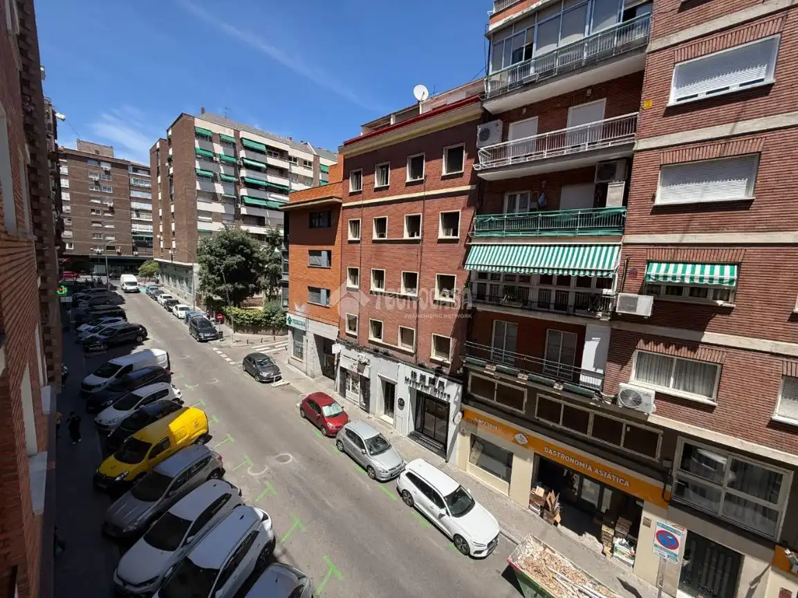 Vista exterior de Pis en venda en Madrid