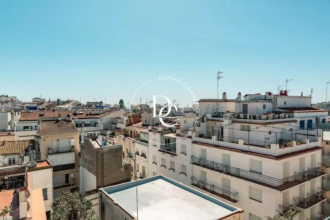 Vista exterior de Dúplex en venda en Sitges amb Aire condicionat, Calefacció i Terrassa
