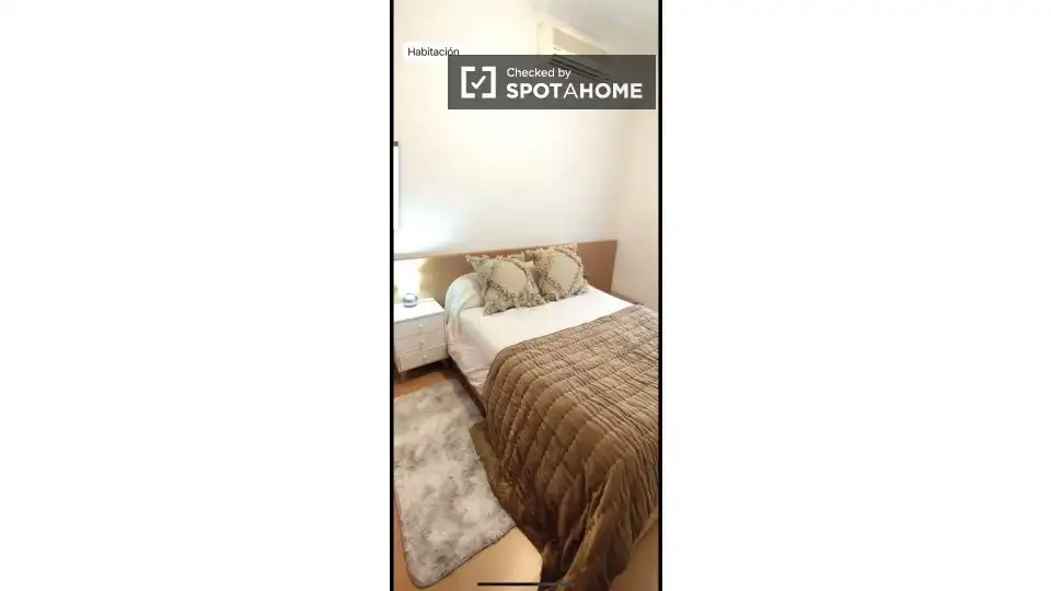 Flat for rent in Sants-Badal