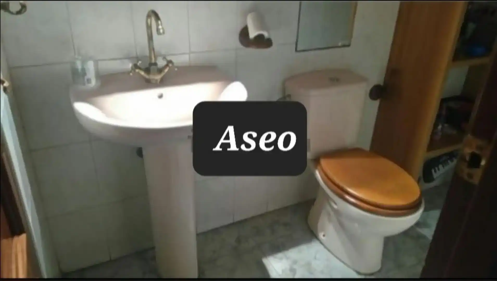 Baño de Casa adosada en venta en Llerena con Aire acondicionado, Trastero y Amueblado
