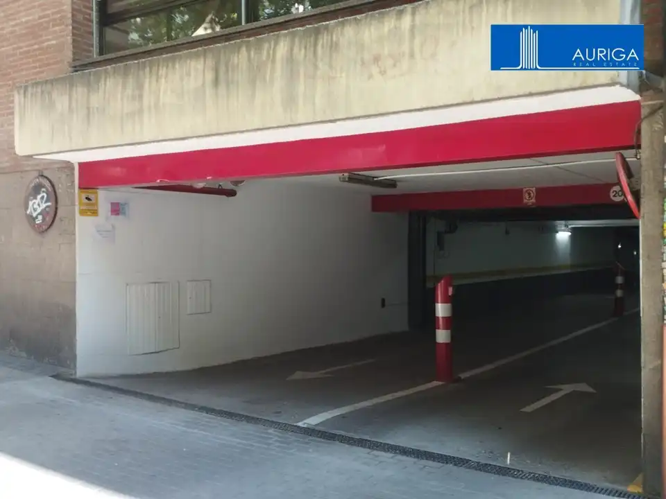 Parkplatz von Garage zur Miete in Madrid